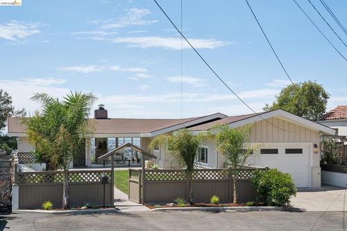 7425 Hillmont Drive, Oakland, CA, 94605 | Card Image