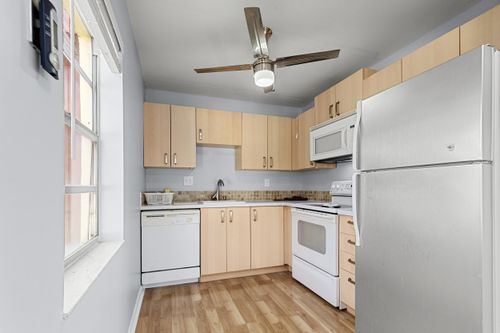 605 Flanders M, Delray Beach, FL, 33484-5205 | Card Image