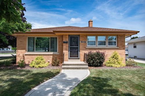 1726 22nd St, Kenosha, WI, 53140-1833 | Card Image
