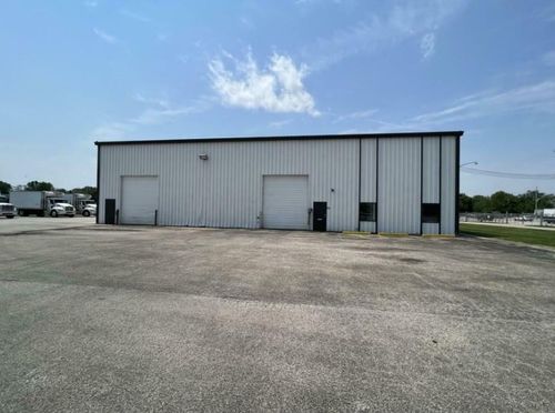2035 E Olive St, Decatur, IL, 62526-5136 | Card Image
