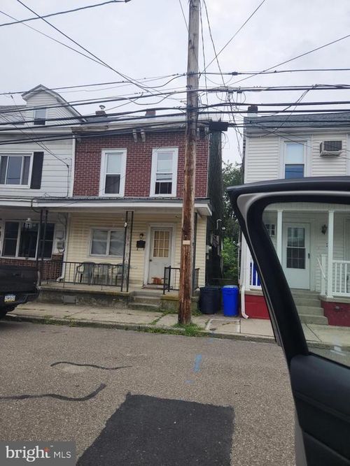 26 S Nichols St, SAINT CLAIR, PA, 17970-1238 | Card Image