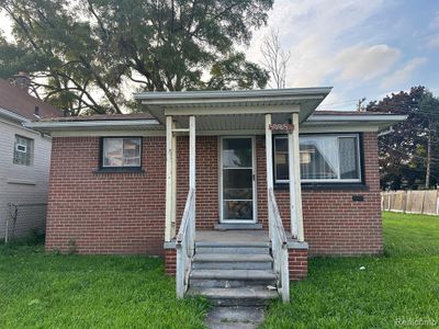 5085 Yemans Street, Home with 2 bedrooms, 1 bathrooms and null parking in Hamtramck MI | Image 1