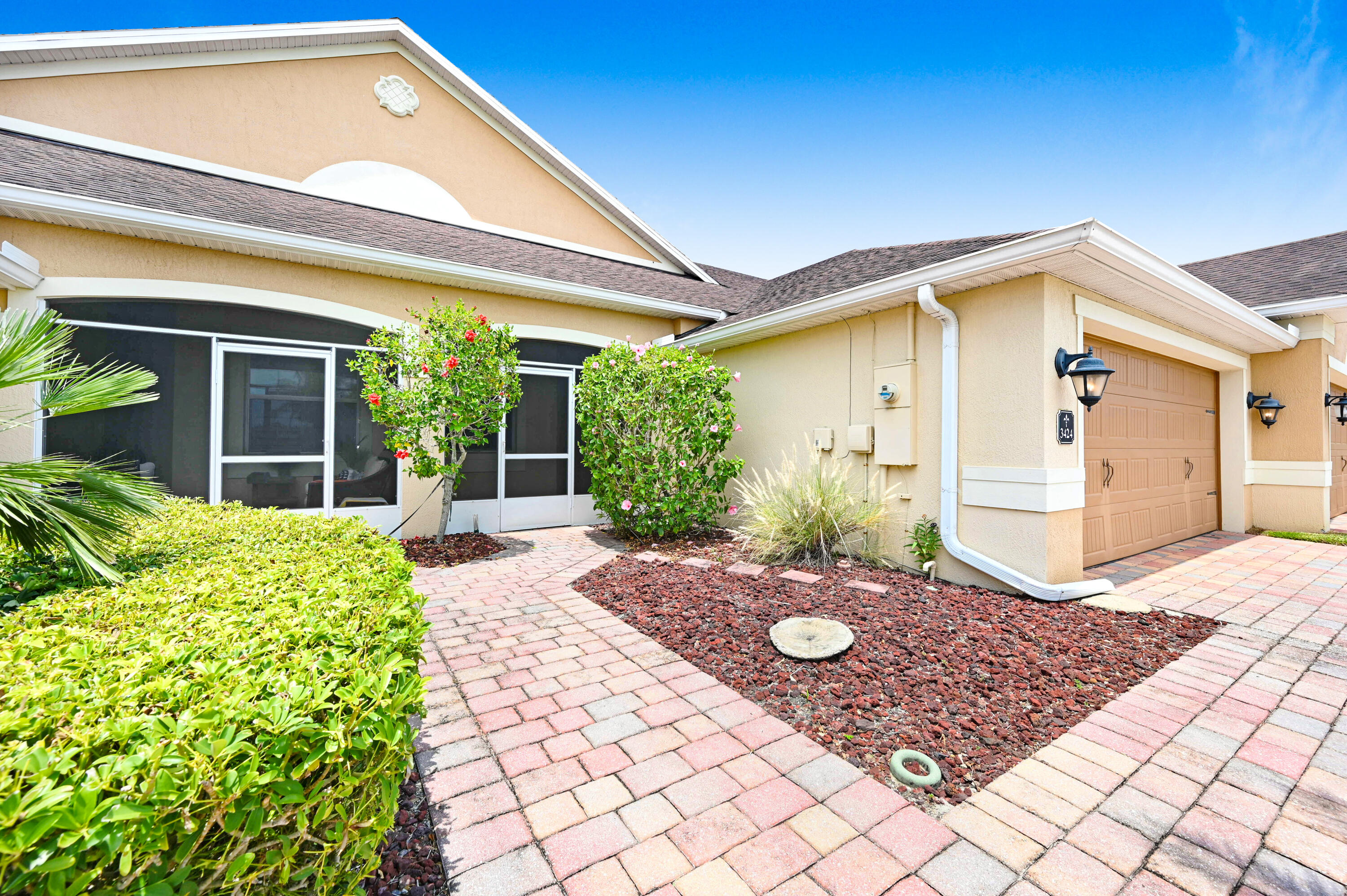 Spencer Ln, Melbourne, FL 32940