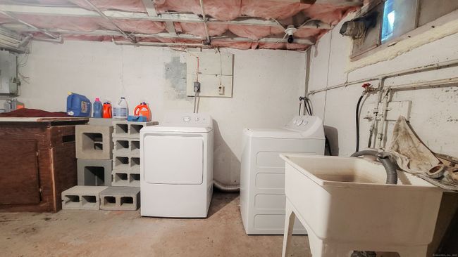 19 Brewer St, House other with 3 bedrooms, 1 bathrooms and null parking in East Hartford CT | Image 14