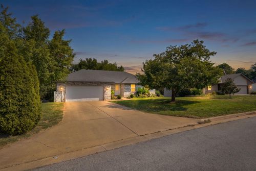 3821 W Lark St, Springfield, MO, 65810-4704 | Card Image