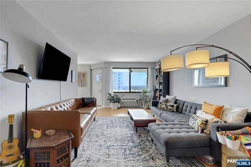 307 Prospect Ave, Hackensack, NJ, 07601-2514 | Card Image