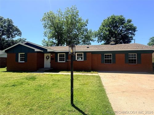 221 Rodman Cir, Muskogee, OK, 74403-8631 | Card Image