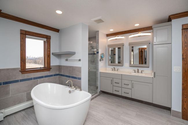 28-web-or-mls-28-Primary Bathroom.jpg | Image 28