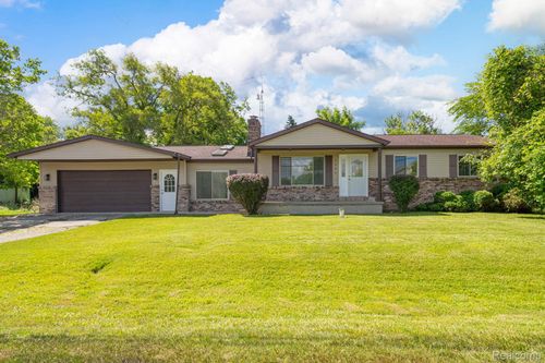 3353 Augusta St, Flint, MI, 48532 | Card Image