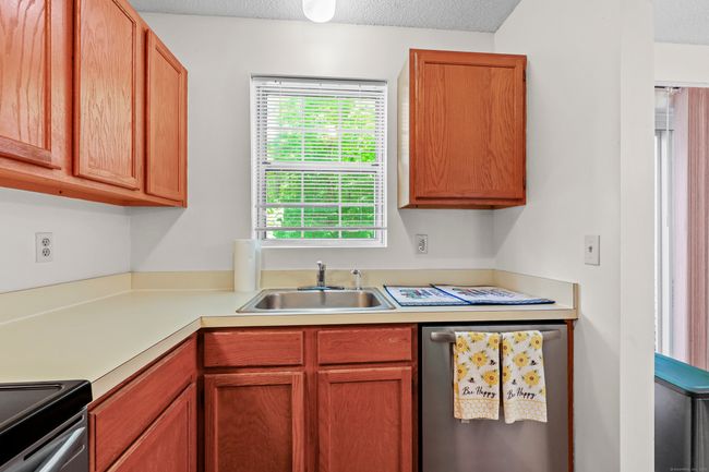 APT-171 - 745 Merrow Rd, Condo with 2 bedrooms, 2 bathrooms and 2 parking in Coventry CT | Image 18