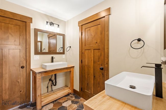 17 Texs Loop, House other with 4 bedrooms, 3 bathrooms and null parking in Alder MT | Image 40