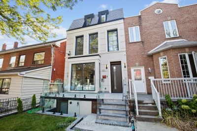 174 Lisgar St, Home with 4 bedrooms, 5 bathrooms and 2 parking in Toronto ON | Image 2