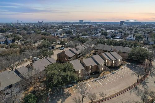 apt-1021-1909 Cloisters Dr, Arlington, TX, 76011-8886 | Card Image