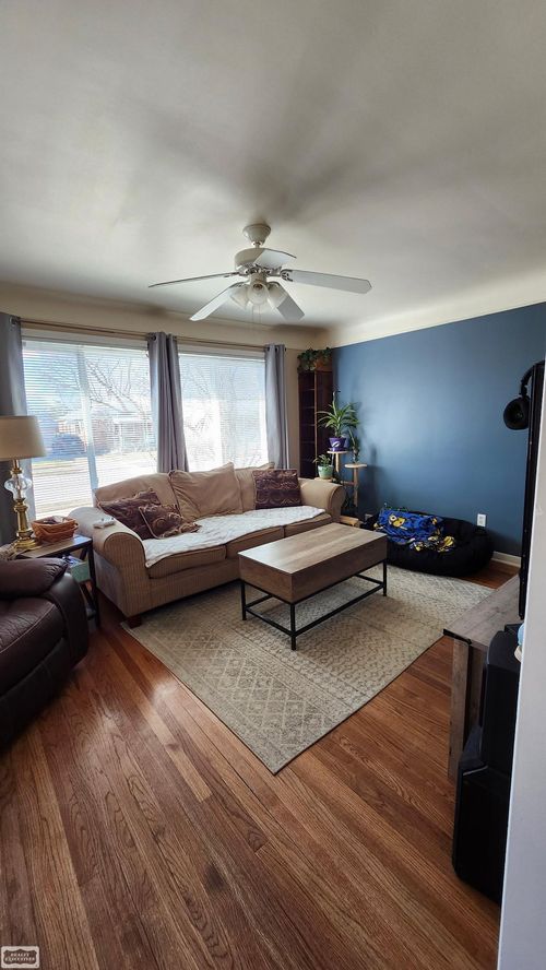 23814 Cushing Ave, Eastpointe, MI, 48021-4120 | Card Image