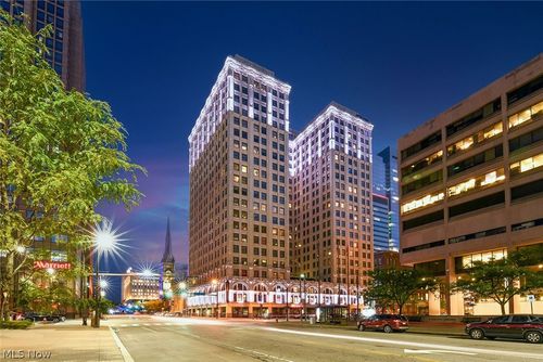 99 W Saint Clair Ave, Cleveland, OH, 44113-1534 | Card Image