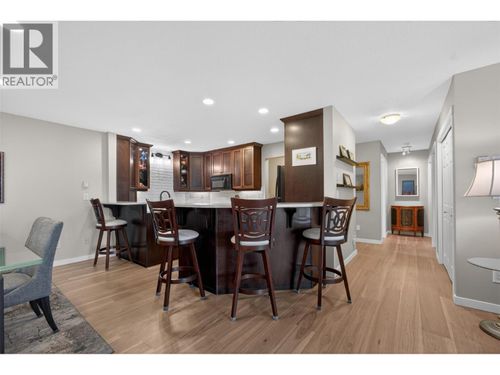306-1534 Lawrence Avenue, Kelowna, BC, V1Y6M8 | Card Image