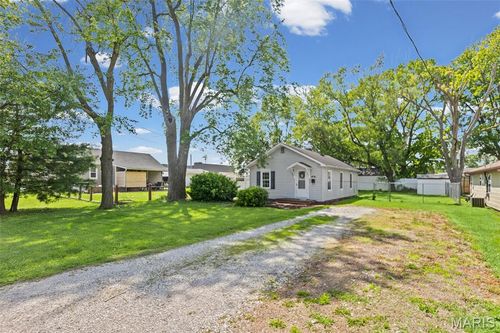 570 Shellview St, Bethalto, IL, 62010-1822 | Card Image