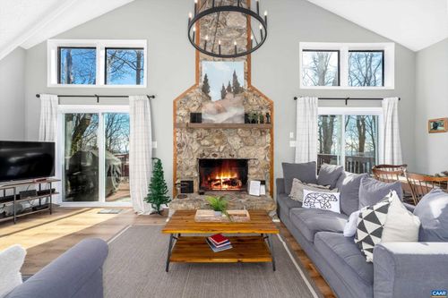 138 Oak Ln, WINTERGREEN RESORT, VA, 22967-8183 | Card Image