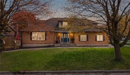 381 Timlock Place, Waterloo, ON, N2K3J2 | Card Image