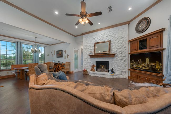 7583 Mountain View Rd, Home with 4 bedrooms, 4 bathrooms and null parking in Aubrey TX | Image 13