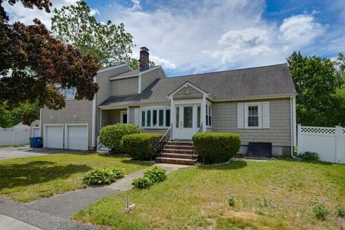 2 Frances Rd, Burlington, MA, 01803-4307 | Card Image