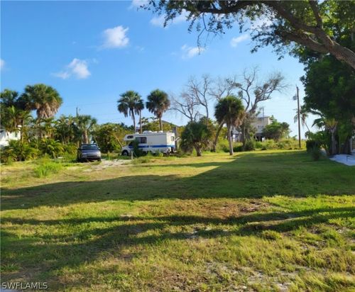 5840 Lauder St, FORT MYERS BEACH, FL, 33931-4228 | Card Image