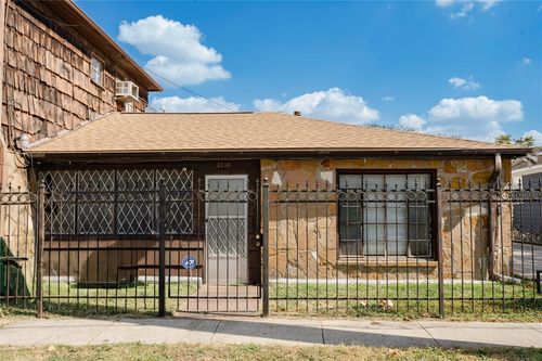 2218 Chapman St, Houston, TX, 77009-8273 | Card Image