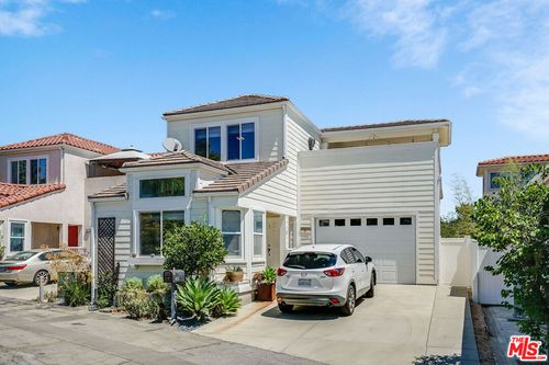 182 Comanche, Topanga, CA, 90290 | Card Image