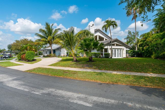 3138 Lakeview Dr, House other with 4 bedrooms, 3 bathrooms and null parking in Delray Beach FL | Image 57