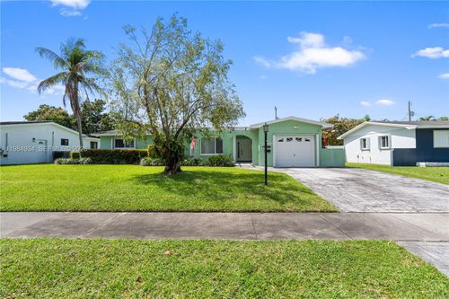 19900 Sw 87th Ct, Cutler Bay, FL, 33157-0604 | Card Image