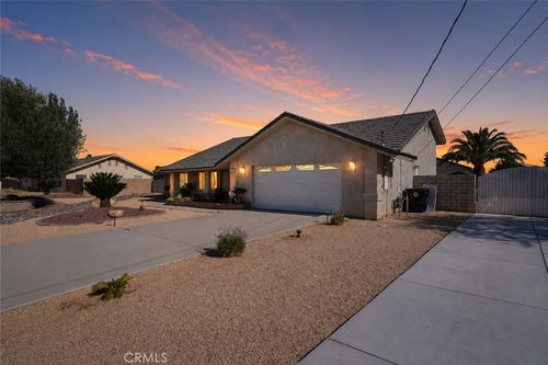 18895 Siesta Dr, Apple Valley, CA, 92307-5951 | Card Image
