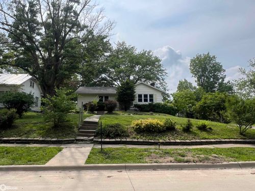 106 Forest Dr, Fairfield, IA, 52556-3030 | Card Image