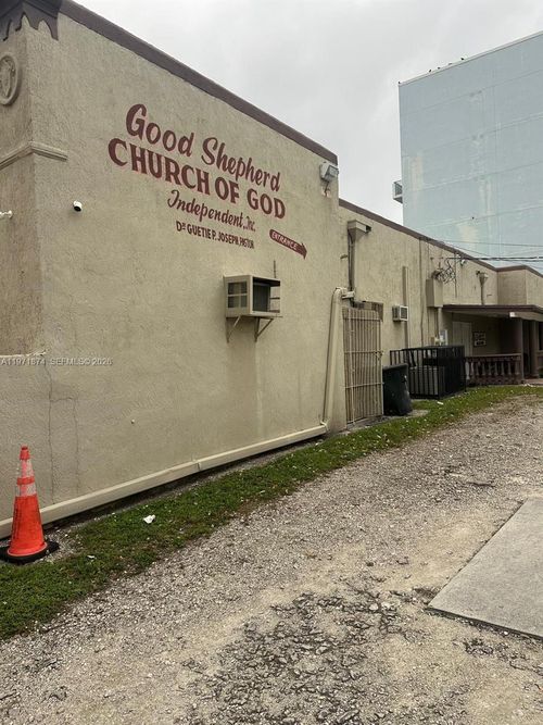 5301 Nw 17th Ave, Miami, FL, 33142 | Card Image