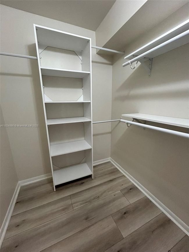 APT-1205 - 2921 Ne 185 Th St, Townhouse with 2 bedrooms, 2 bathrooms and null parking in Aventura FL | Image 18