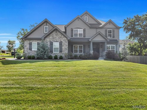 828 Newcastle Dr, Olivette, MO, 63132-3308 | Card Image
