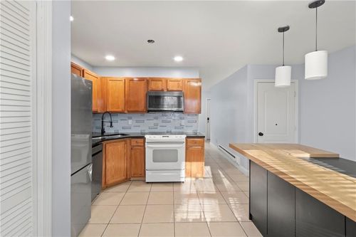 unit-12-102 Dixon St, Providence, RI, 02907-3667 | Card Image
