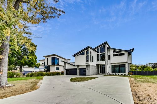 1331 Pfingsten Rd, Northbrook, IL, 60062-4451 | Card Image