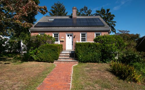 196 Woodrow Ave, Southport, CT, 06890-1122 | Card Image