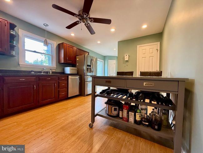 566 S Forklanding Rd, House other with 4 bedrooms, 2 bathrooms and null parking in MAPLE SHADE NJ | Image 9