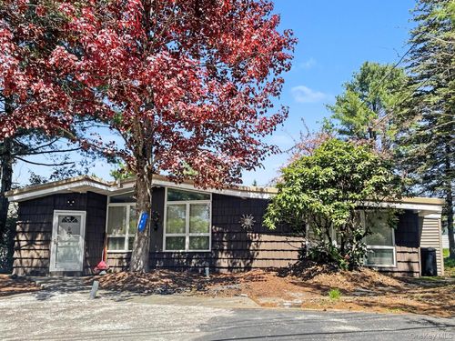 198 Lake Shore Dr E, Rock Hill, NY, 12775-6526 | Card Image