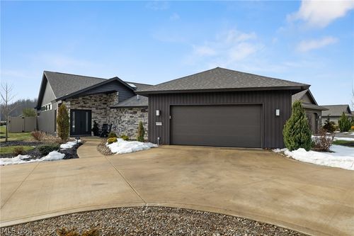 9160 Pleasant Ridge Cir, North Ridgeville, OH, 44039-6500 | Card Image