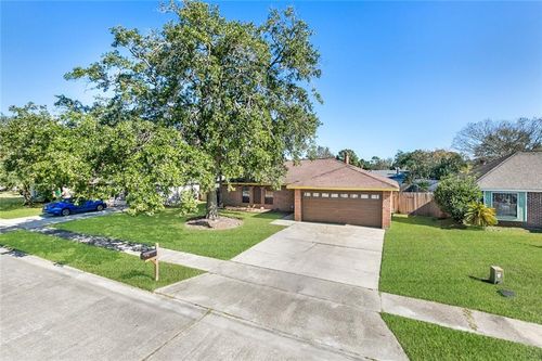 806 Pearl Dr, Slidell, LA, 70461-3853 | Card Image