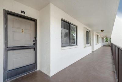 204 - 3138 Via Poinciana, Condo with 2 bedrooms, 2 bathrooms and null parking in Lake Worth FL | Image 3