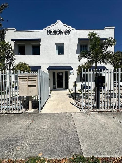6-165 Nw 39th St, Miami, FL, 33127-2911 | Card Image