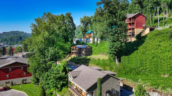 617 Davenport Rd, House other with 3 bedrooms, 3 bathrooms and null parking in Gatlinburg TN | Image 57