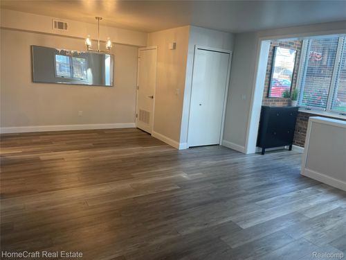 192 Pinewood Dr, Plymouth, MI, 48170-1982 | Card Image