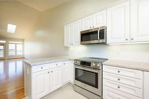 1825 Se Hickory Cir, Waukee, IA, 50263-8289 | Card Image