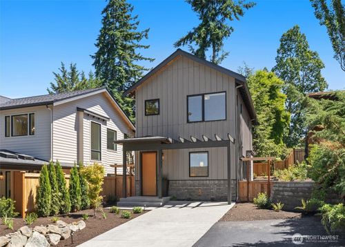 231 19th Ave, Kirkland, WA, 98033-4928 | Card Image