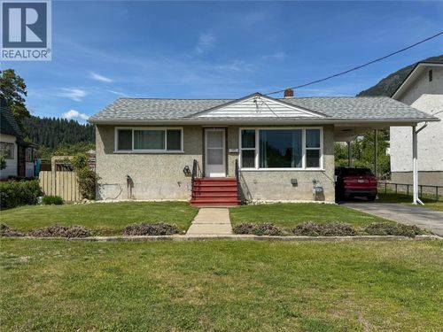 157 Crescent St, Castlegar, BC, V1N1B3 | Card Image
