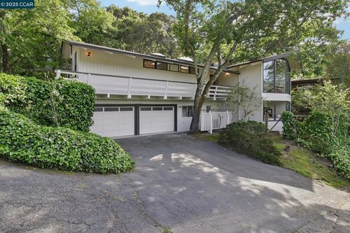 30 La Cuesta Rd, Orinda, CA, 94563-2304 | Card Image